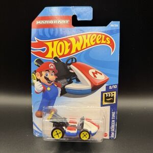 Hot Wheels HW Screen Time 1:64 Mario Kart  Standard Kart Mario